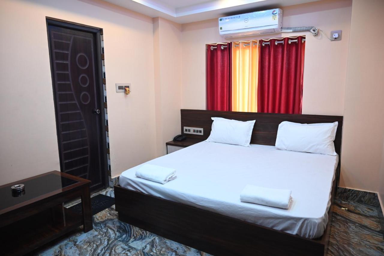 Oyo Hotel Tulusi Inn ボルプル エクステリア 写真