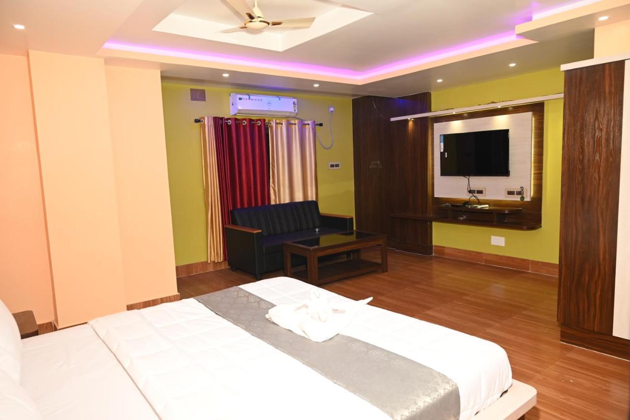 Oyo Hotel Tulusi Inn ボルプル エクステリア 写真