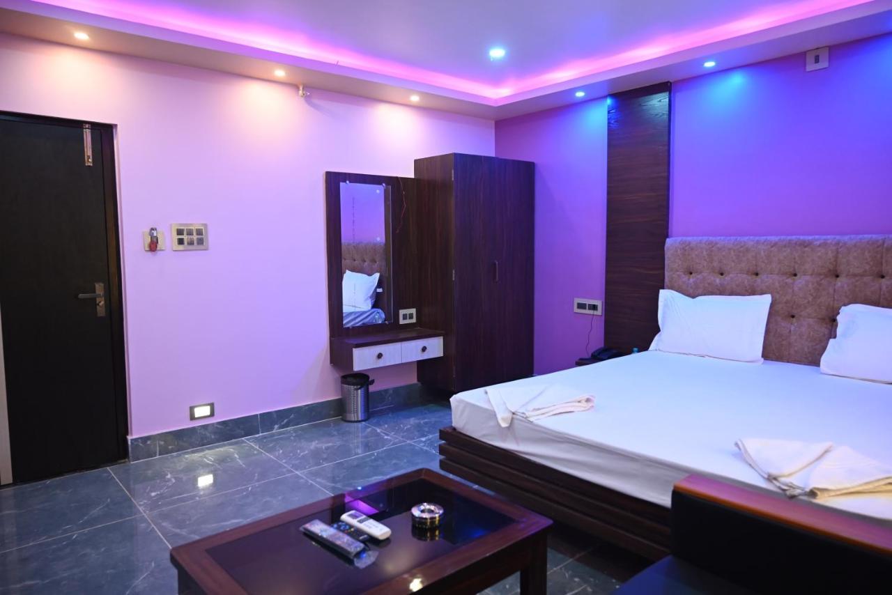 Oyo Hotel Tulusi Inn ボルプル エクステリア 写真