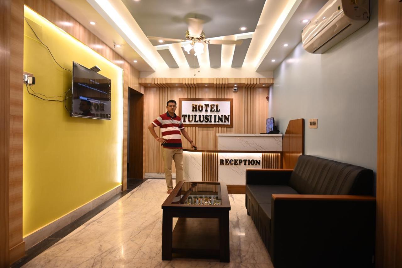 Oyo Hotel Tulusi Inn ボルプル エクステリア 写真