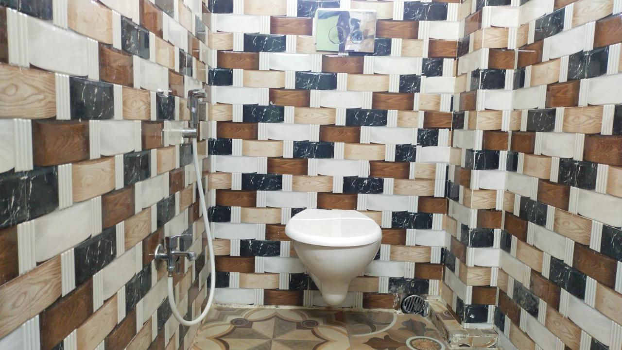 Oyo Hotel Tulusi Inn ボルプル エクステリア 写真