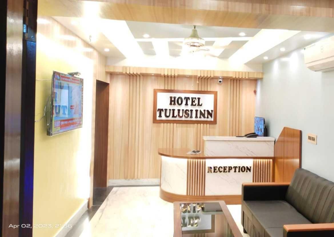 Oyo Hotel Tulusi Inn ボルプル エクステリア 写真