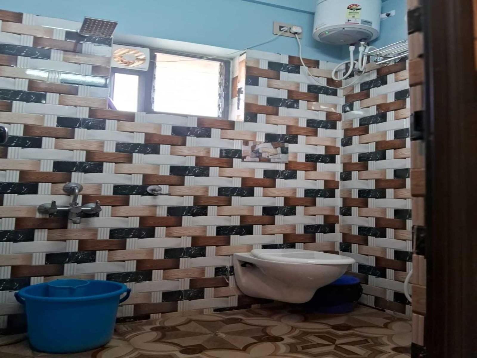Oyo Hotel Tulusi Inn ボルプル エクステリア 写真